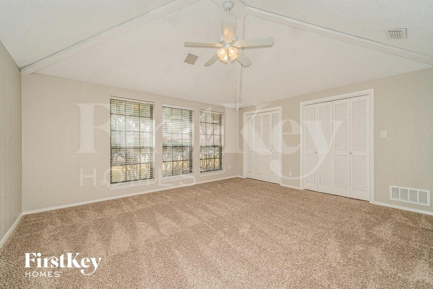Building Photo - 3941 Los Robles Dr