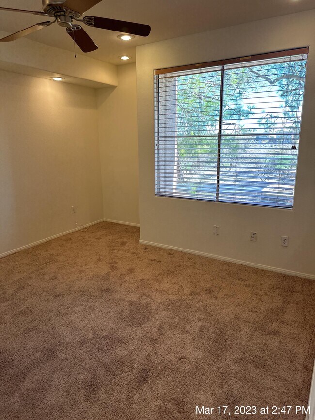 Building Photo - 664 Peachy Canyon Cir