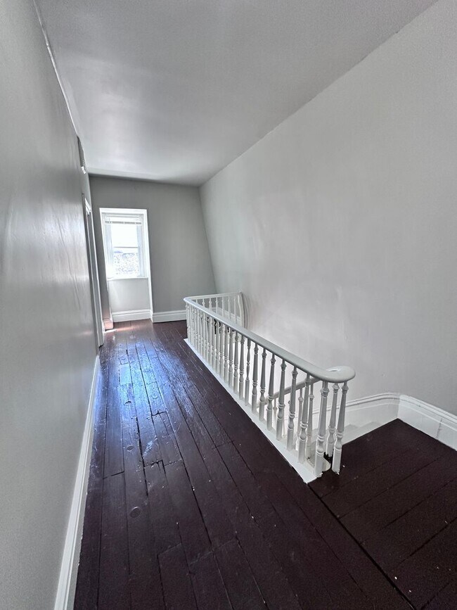 Building Photo - 2 W Stiegel Street