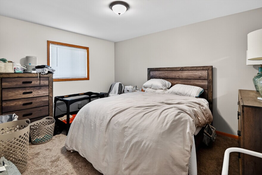 Building Photo - 3051 Greenway Trl