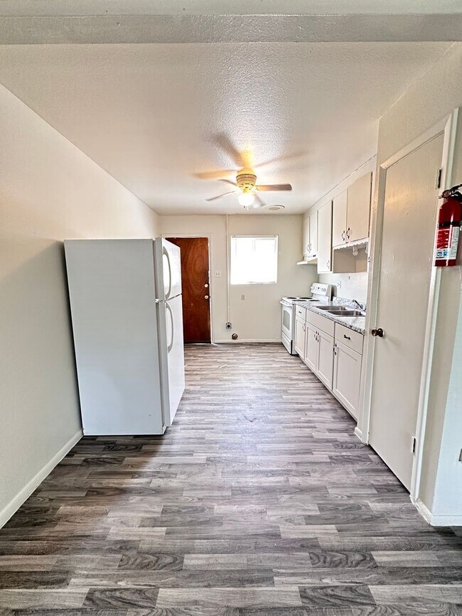 Building Photo - 3215 Morris St NE