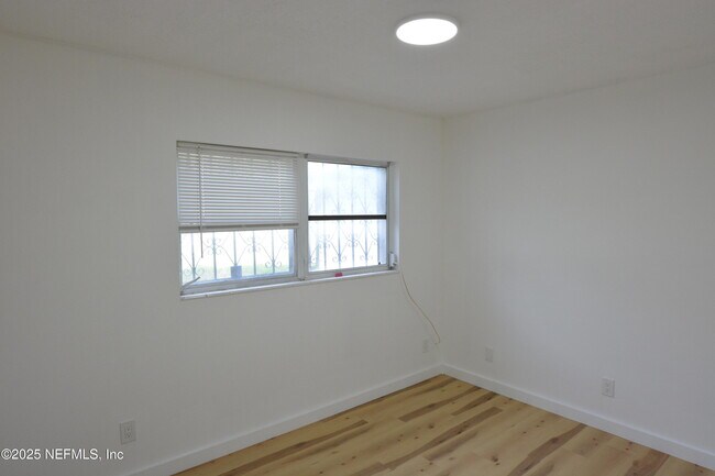 Building Photo - 6672 Kinlock Dr