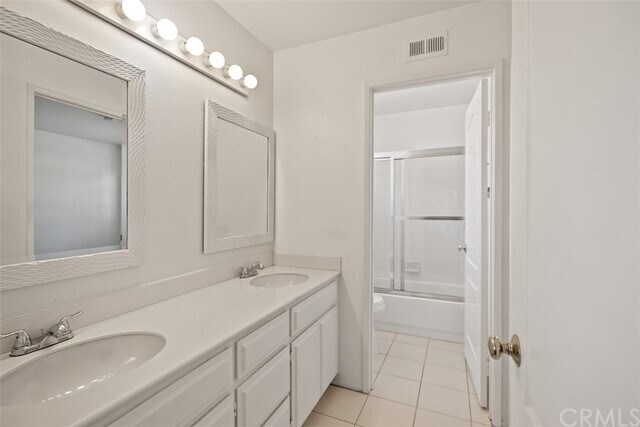 Building Photo - 24 Amarante