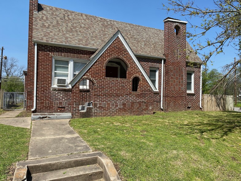 Primary Photo - 517 N G St