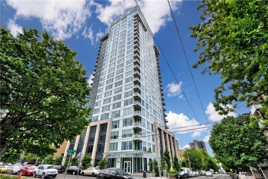 Building Photo - 1321 Seneca St