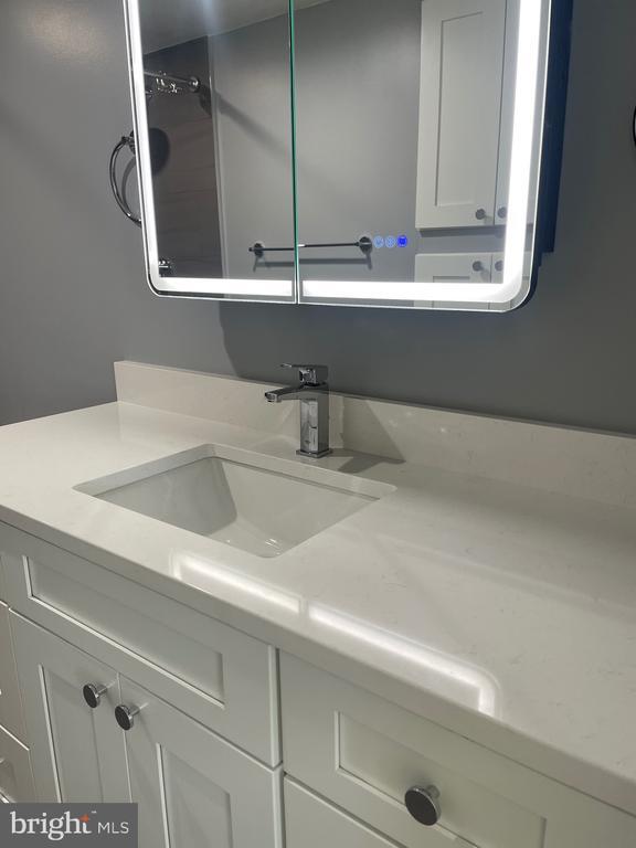 Building Photo - 5225 Pooks Hill Rd