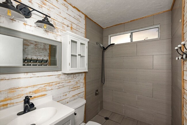 Building Photo - Charming 2BR Home in 55+ Oceanside Community with Solar & In-Unit Laundry