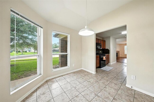Building Photo - 3146 Madison Elm St