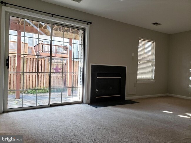 Building Photo - 2203 Montauk Dr