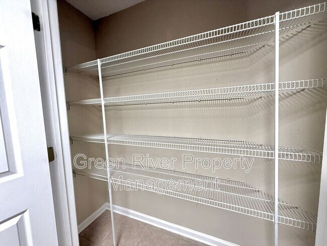 Building Photo - 1500 Calming Water Dr