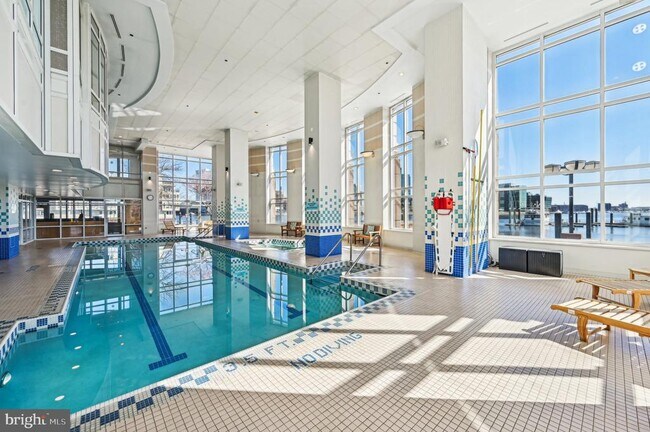 Building Photo - 100 Harborview Dr