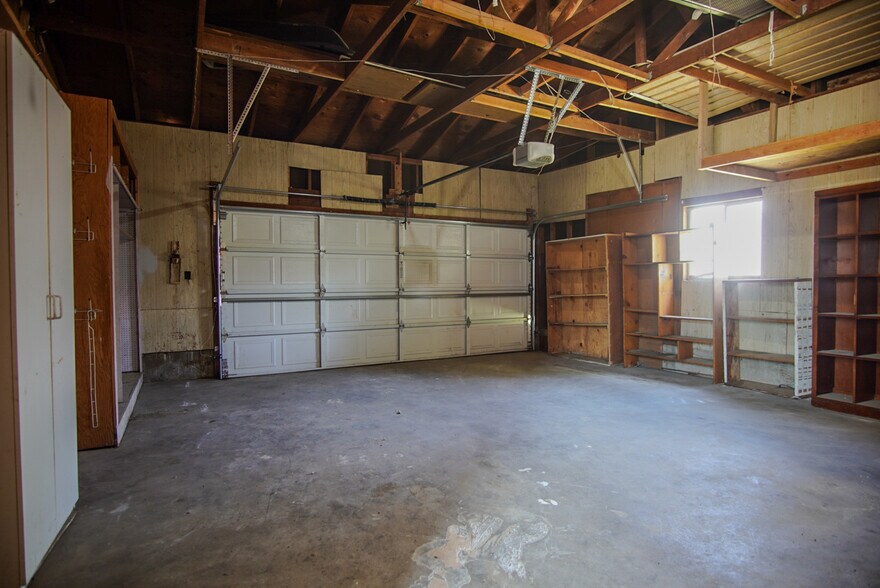 Building Photo - 310 19th Ave