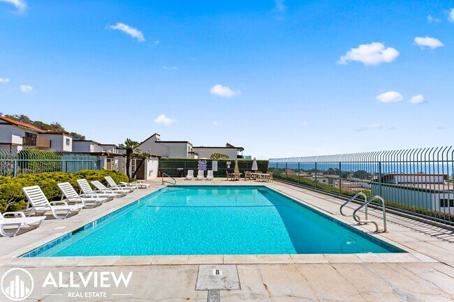 Building Photo - OCEAN VIEWS! Renovated 2 Bed, 2.5 Bath Townhome in San Clemente!