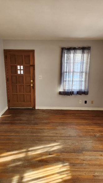 Building Photo - 2223-2223 7th Ave