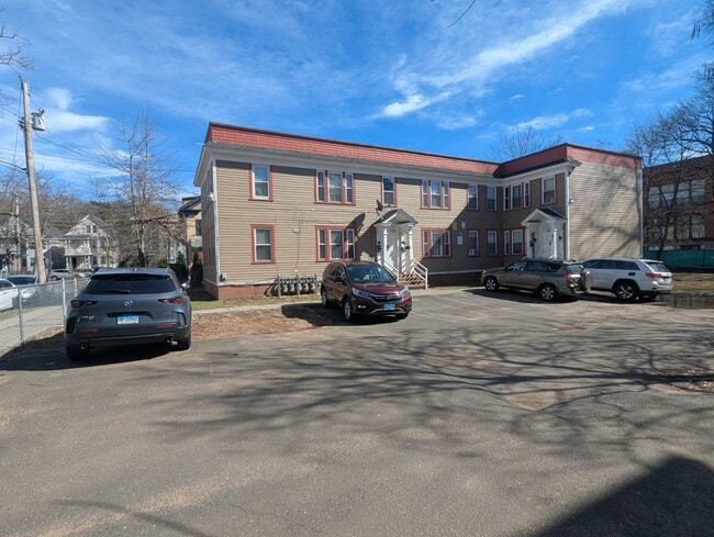 Building Photo - 12 Lilac St