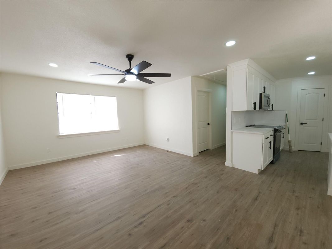 Building Photo - 1502 Hiawatha Way