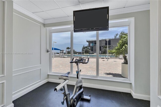 Building Photo - 3180 S Ocean Dr