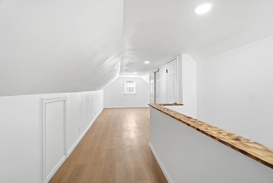 Building Photo - 509 N Rosedale Ave