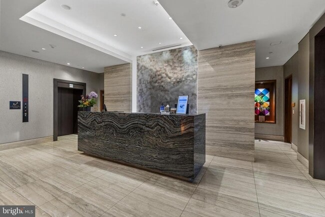 Building Photo - 300 International Drive