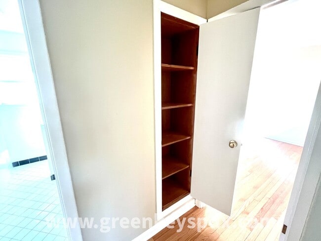 Building Photo - N Albina Duplex