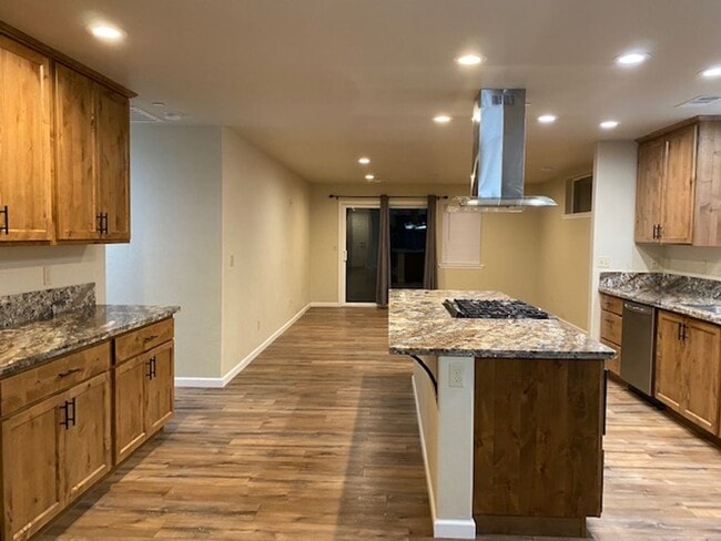 Building Photo - Simply gorgeous 3/2 with 2 car garage, dog...