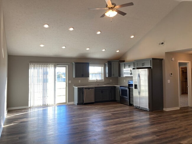 Building Photo - New & Improved Price!