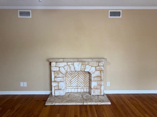 Building Photo - 1826 Lincoln Dr