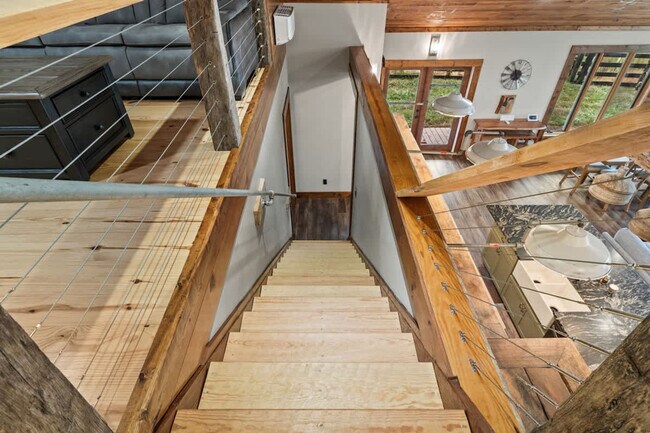 Building Photo - 299 Westview Dr