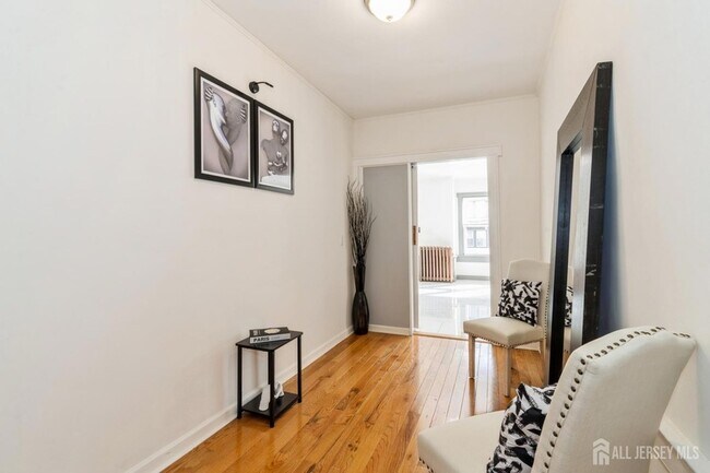 Building Photo - 41-43 Poe Avenue Unit