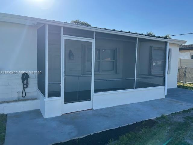 Building Photo - 2820 SW 65th Ave