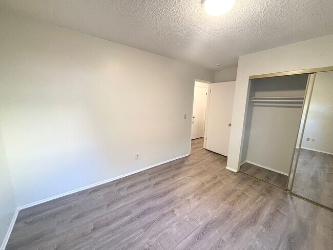 Building Photo - TV1232* - A