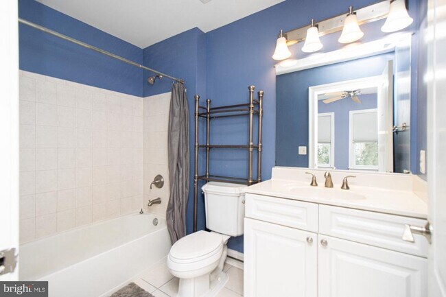 Building Photo - 1324 Race St