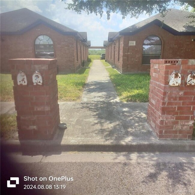 Primary Photo - 2 West Dr