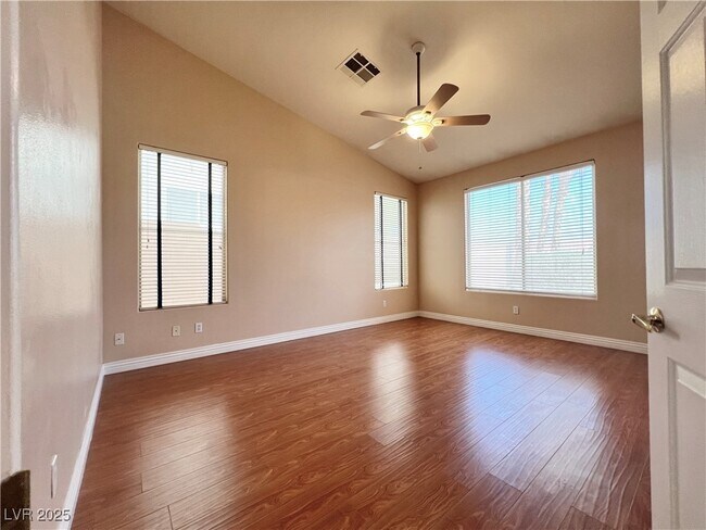 Building Photo - 258 Whitewater Village Ct