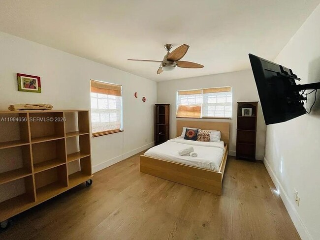 Building Photo - 1143 Lincoln St