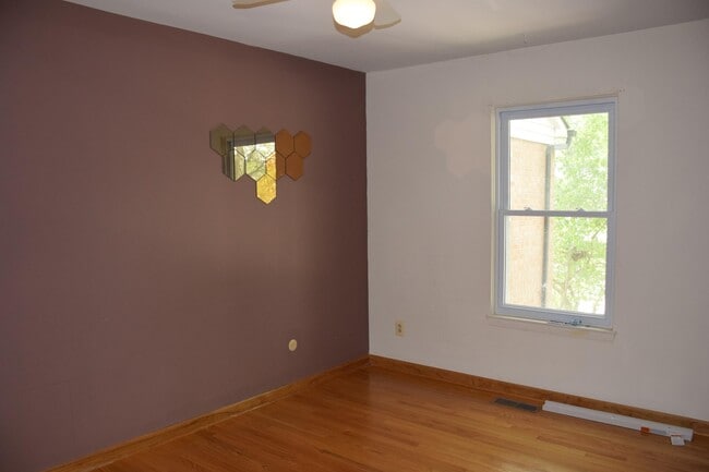 Building Photo - 3393 Burbank Dr