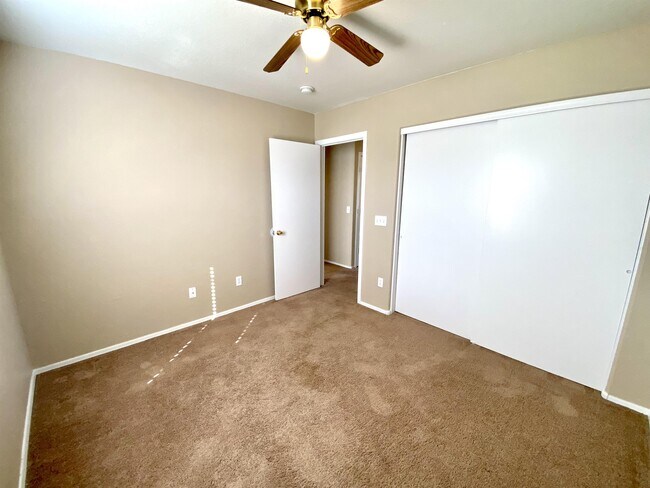 Building Photo - 45639 W Barbara Ln