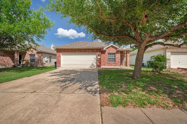 Building Photo - Spacious 4 Bedroom, 2 Bath Single-Story Home in Manor