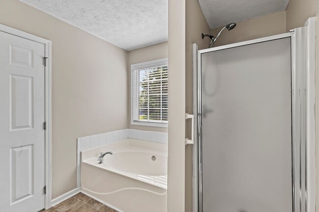 Building Photo - Coming Soon.....Gorgeous 3br 2bath home, beautiful front porch and spacious yard!!