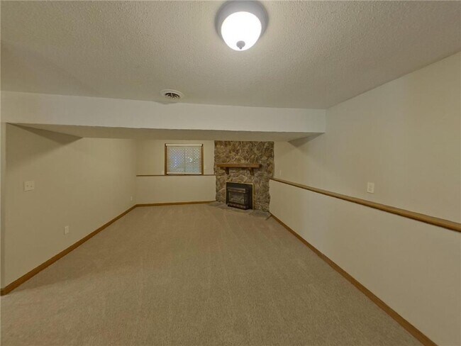 Building Photo - 14030 Candlewood Ln NE