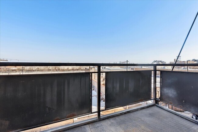 Building Photo - 2239 N Lister Ave