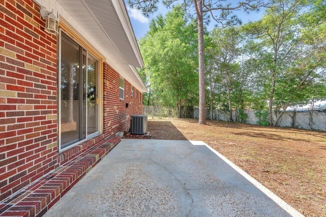 Building Photo - 385 Lincoln Ave