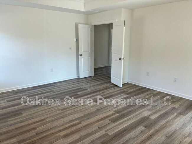 Building Photo - 3378 Skyland Dr