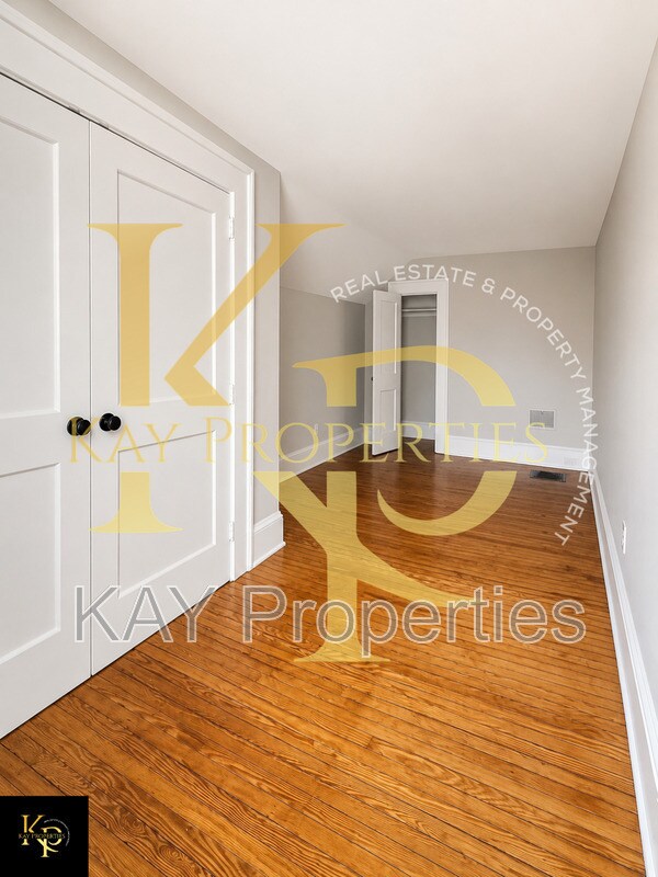 Building Photo - 817 Marigold St