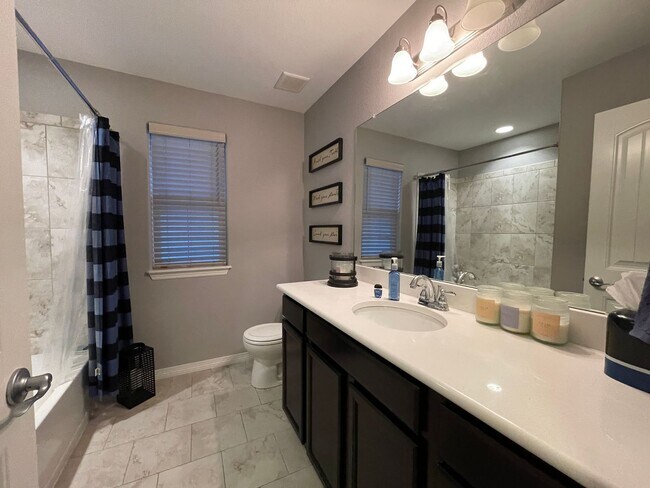 Building Photo - Harmonious Blend of Style, Comfort, and Fu...