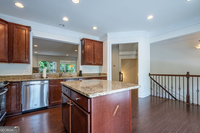 Building Photo - 1504 Woodbridge Way NE