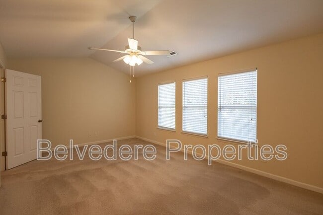 Building Photo - 36 Ackland Dr