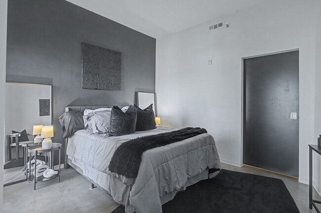 Building Photo - 2115 Yeaman Pl