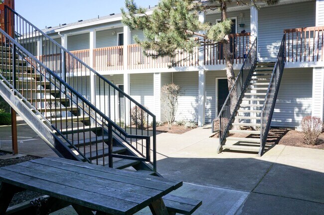 Building Photo - FREE RENT! Bright 1 Bdr w/Open Floorplan, DW & Patio + Cat OK!