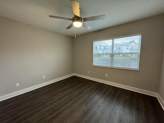 Building Photo - 2536 Woodgate Blvd